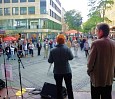 Berliner Linke Tour in der Fußgängerzone der Wilmersdorfer Straße; Foto: Axel Hildebrandt