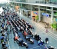 Menschen mit Behinderungen im Bundestag; Foto: BT Melde
