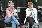 Gesine Lötzsch und Petra Pau im Podiumsgespräch; Foto: Axel Hildebrandt