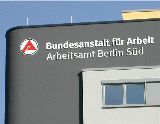 Arbeitsamt in Neukölln; Foto: Axel Hildebrandt