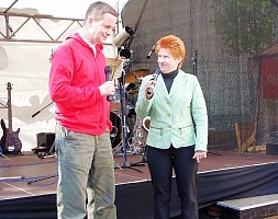 Talk mit Petra und Klaus an der Bötzow-Eiche; Foto: Axel Hildebrandt