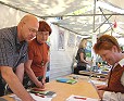 Interkulturelles Fest in Marzahn-Nordwest - Unterschriften für das Bürgerbüro Havemannstraße; Foto: Elke Brosow