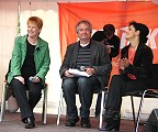 Podium beim Straßenfest in Schöneberg; Foto: Elke Brosow