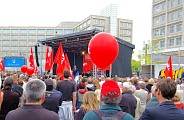 Kundgebung auf dem Alex; Foto: Elke Brosow