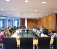 Angehende Journalistinnen und Journalisten im Bundestag; Foto: Axel Hildebrandt