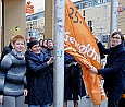 Fahne 'Gewaltfrei leben' gehisst; Foto: Frank Petersen