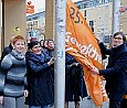 Fahne 'Gewaltfrei leben' gehisst; Foto: Frank Petersen