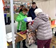 DRK-Aktion auf dem Helene-Weigel-Platz; Foto: Feliks